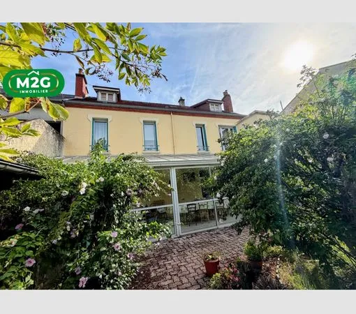 Maison 11 pièces 270 m²