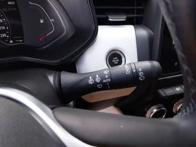 Renault Clio tce 140 — photo 20