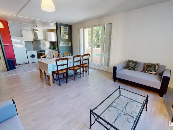 Chambre 6 pièces 109 m²