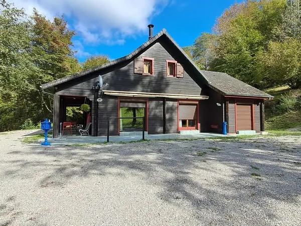 Grand chalet SUR GRAND TERRAIN AU CALME