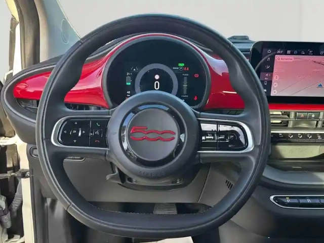 Fiat 500 e 118ch (red) my23 — photo 13