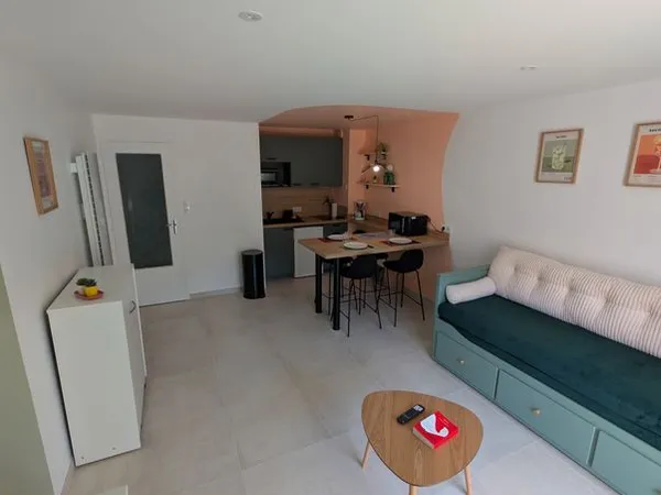 Studio meublé à 20m de la plage