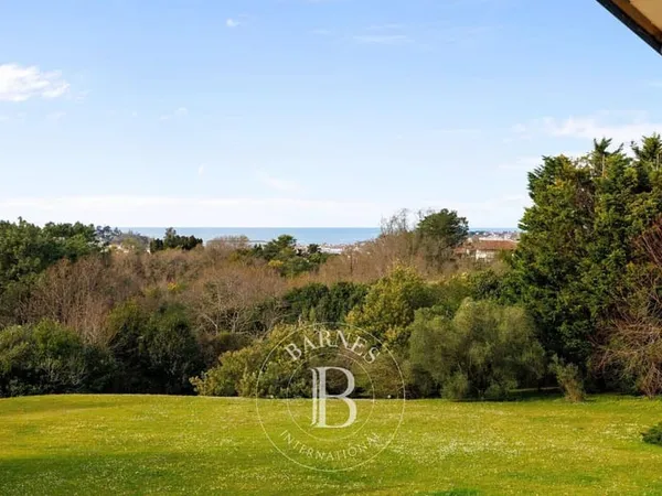 Maison 9 pièces 336 m²