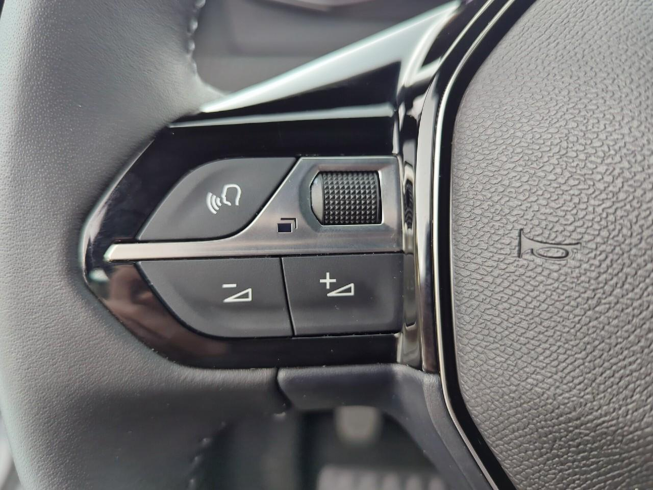 Peugeot 2008 100 s&s bvm6 style — photo 26