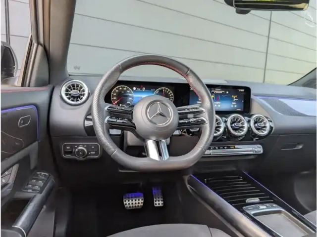 Mercedes Gla 250 e hybrid eq — photo 11