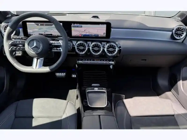 Mercedes Classe A 200 d amg exclusive design — photo 11