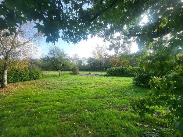 Terrain 912 m²