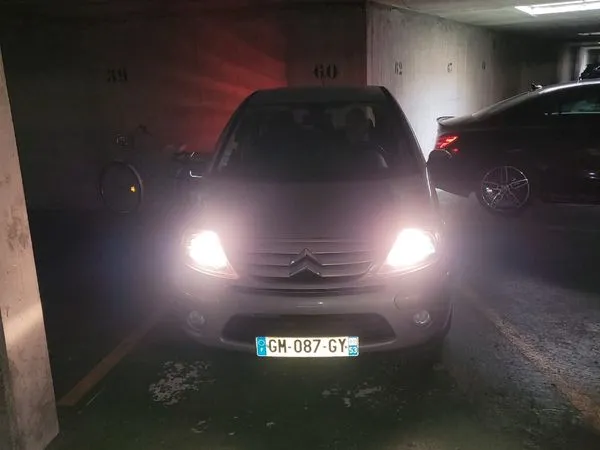 2 Parkings en sous-sol sécurisés de 10,25 et 9,88 m2 a vendre quartier Bac