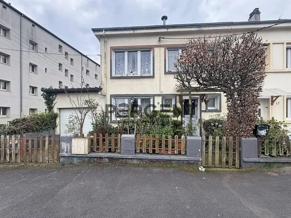 Maison A Rafraichir De 127 M2 Secteur Mohon Avec Terrain Et Gara