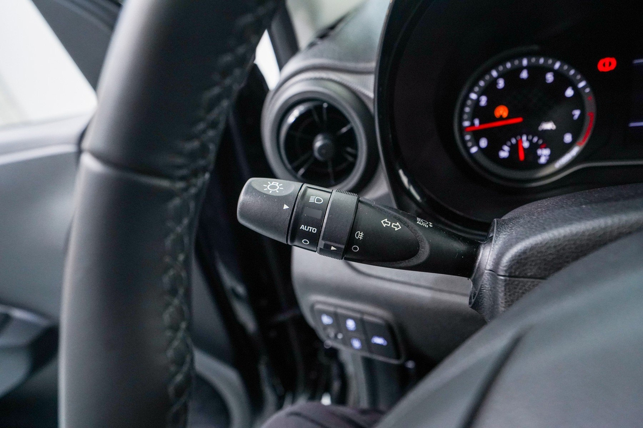 Hyundai i10 — photo 22