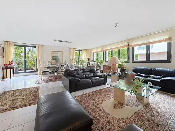 Appartement 6 pièces 180 m²