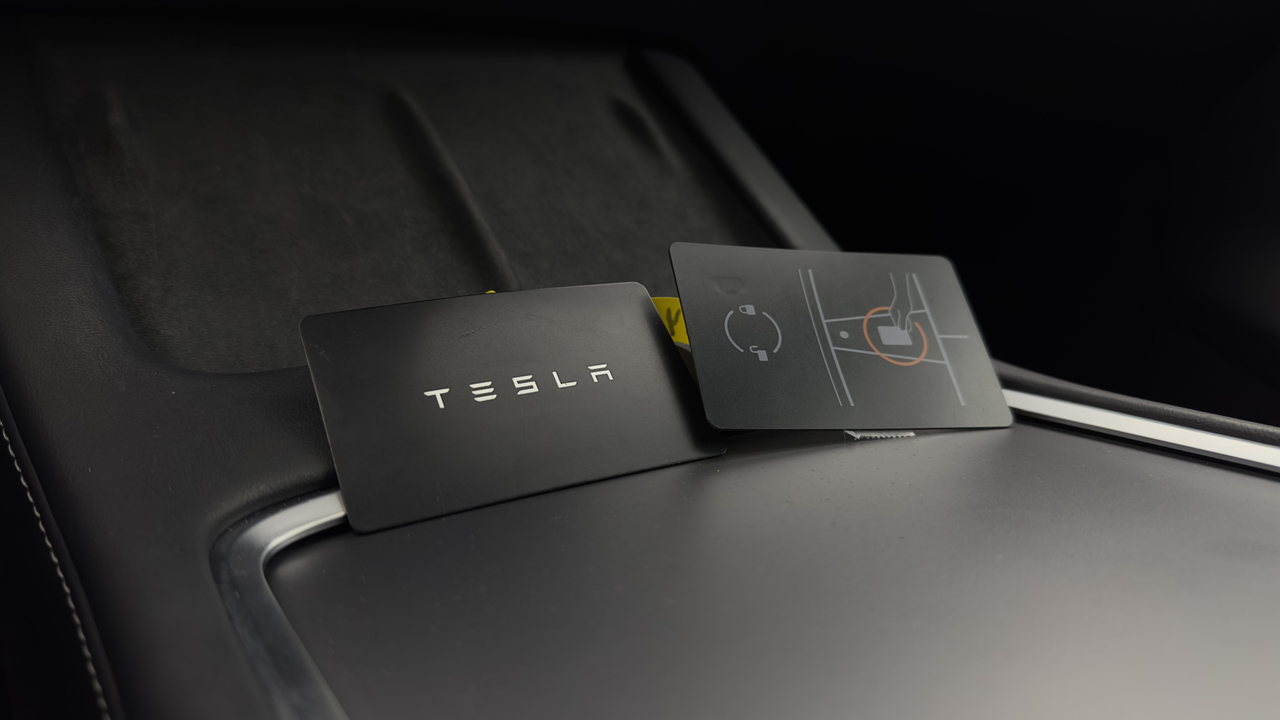 Tesla MODEL Y Standard RWD — photo 39