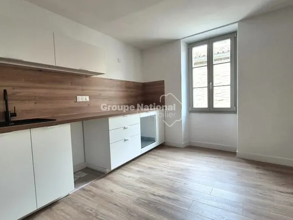 ST DIDIER BEL APPARTEMENT 2 CHAMBRES ENTIEREMENT RENOVE