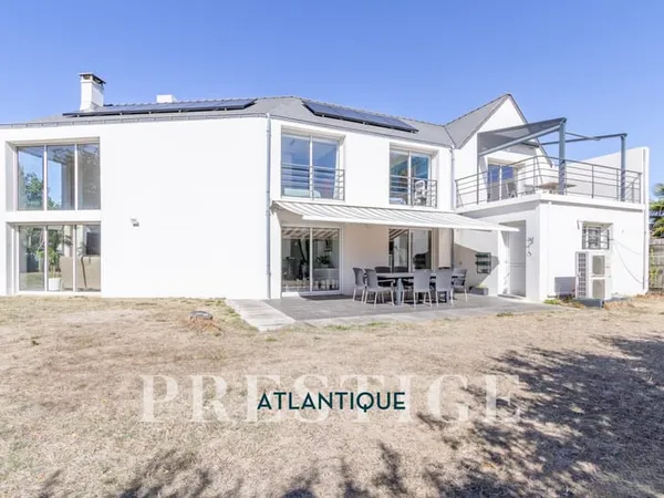 STE LUCE SUR LOIRE - MAISON D'ARCHITECTE 174 M2 - DOUBLE G