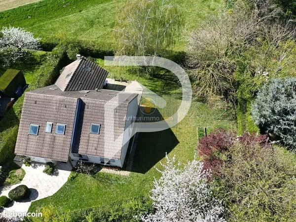 Maison 8 pièces 218 m²