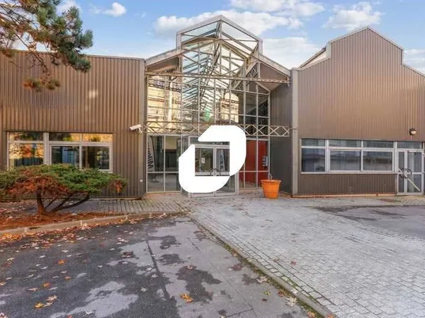 Local d'activité 2893 m²