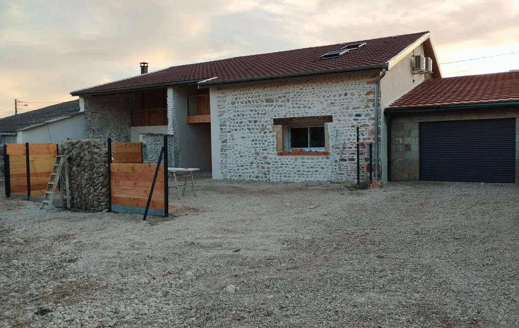 Photo 1