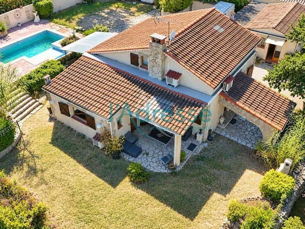 Villa 5 pièces 145 m²