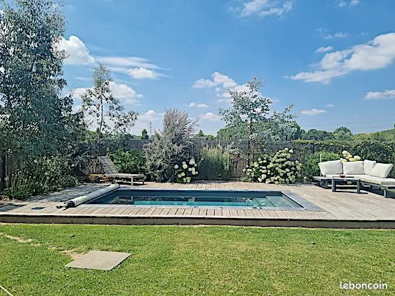 Contemporaine avec piscine
