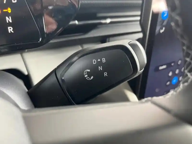 Ford Explorer 286ch extended range 79kwh pack premium rwd — photo 8