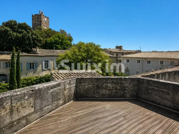 VALRÉAS - APPARTEMENT DE CARACTÈRE DANS IMMEUBLE HISTORIQUE RÉNOVÉ
