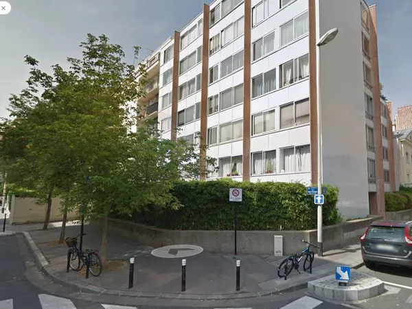 Place de parking en sous sol Becon - rue Volta prolongée / avenue Pasteur