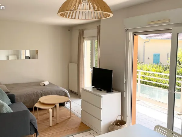 Studio meublé (Annecy) avec place de parking