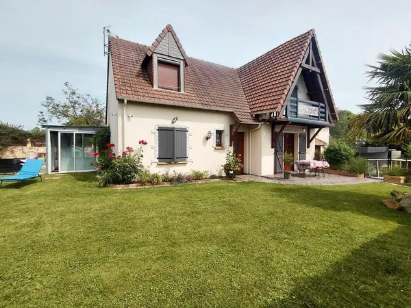 Au calme, 2 maisons, 5 à 6 chambres, jardin clos