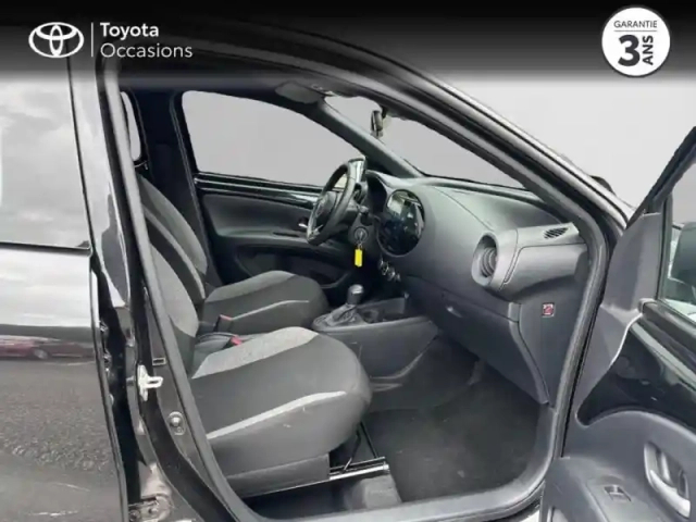 Toyota Aygo x 1.0 vvt-i 72ch dynamic s-cvt my23 — photo 6