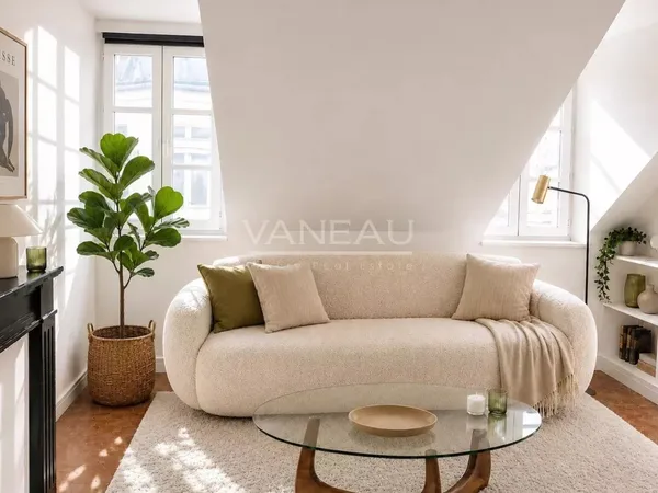Paris VII - Verneuil - Studio - étage élevé avec ascenseur