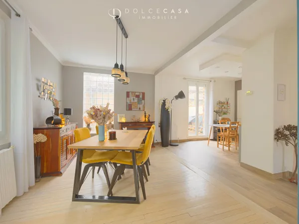 Maison Le Perreux Sur Marne 8 pièces 4 chambres 174,78 m2