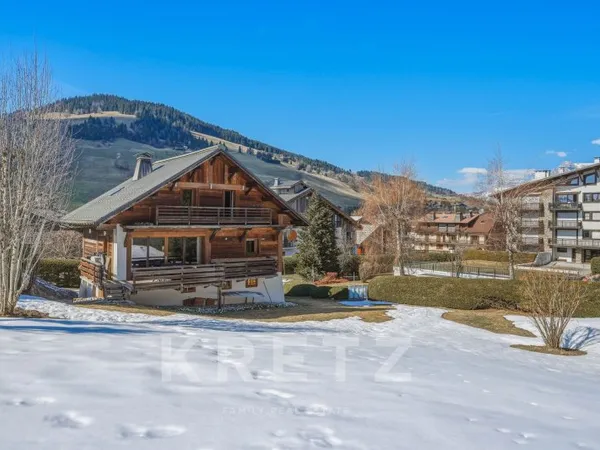 MEGEVE centre: Chalet de charme et potentiel d'extension exceptionnel