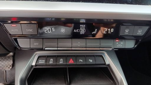 Audi A3 Berline 35 TFSi 150 Mild Hybrid S-Tronic 7 - Design – 2021 – 57091 km – Hybride essence – Boîte Automatique — photo 5
