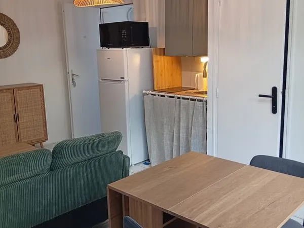Colocation hyper centre