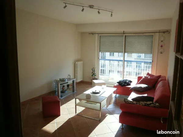 Appartement 3 pièces 70m² Etage 6/9 Ascenseur