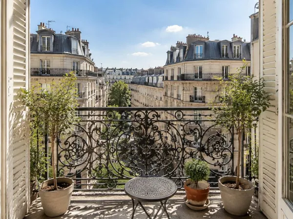 4 pièces Dernier Étage  Balcon exposition Est - Haut de Gamme  8 min du RER A - Parking