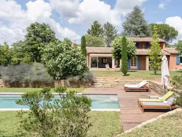 LOUE maison avec jardin et piscine en meublé