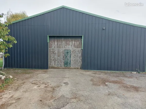 Location hangar