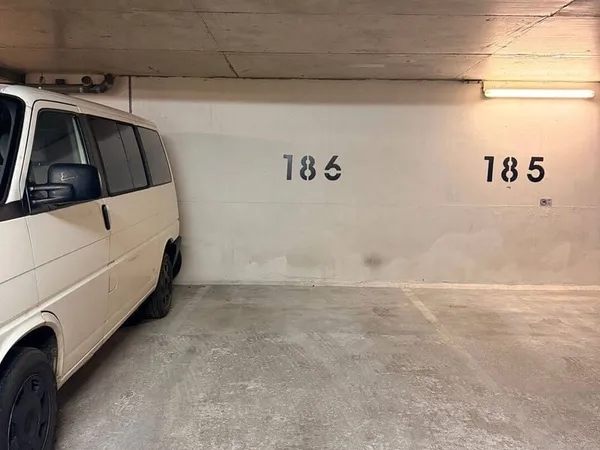 Parking 11 m²