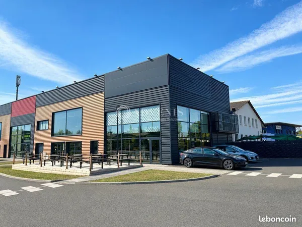 Local commercial 300 m²