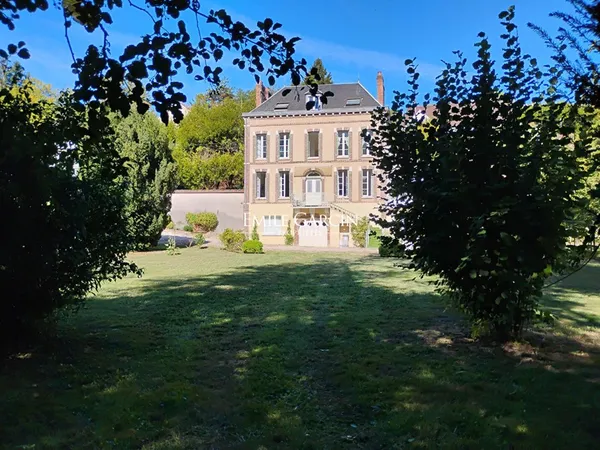 A VENDRE - Saint julien Dussault- Bourgogne 89 Maison Bourgeoise datant du XIX an bordure de rivière