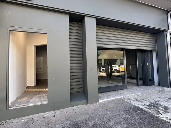 Local 107 m² Saint-Denis