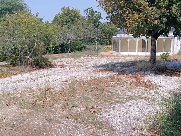 Terrain constructible viabilisé de 463 m² à Treillières, quartier convivial, proche transports