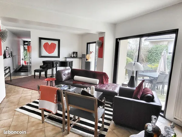 Maison 7 pièces 204 m²