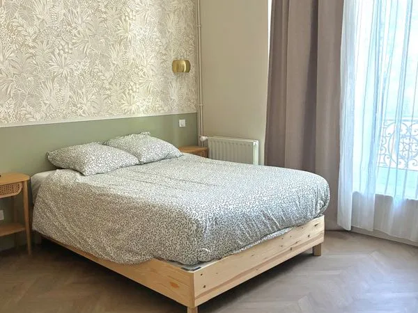 Chambre en colocation intergénérationnelle
