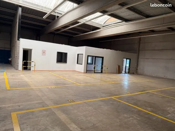 Bâtiment d'activité 736 m² + bureaux - Arques (62)