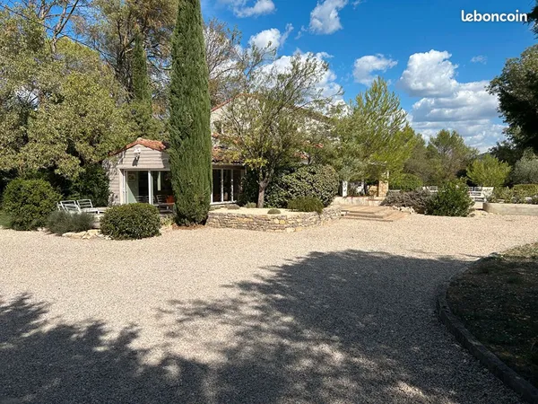 Propriété 6 pièces 136 m²