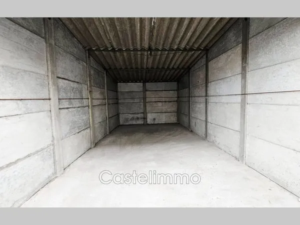 Parking 12 m²