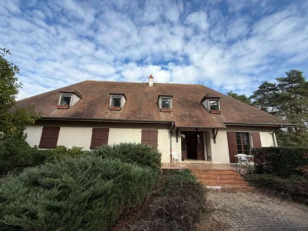 Maison 10 pièces 326 m²