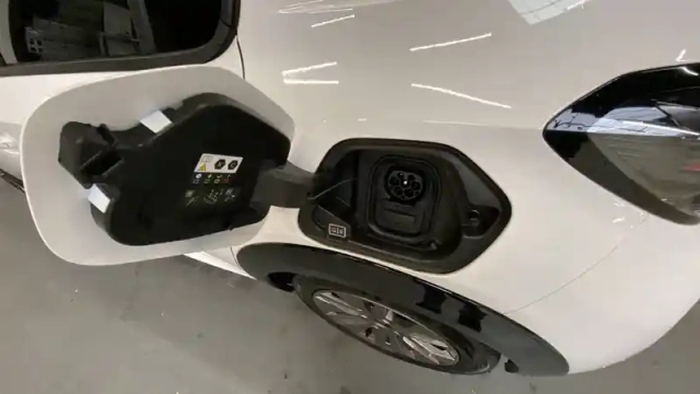 Peugeot 208 electrique 50 kwh 136ch — photo 52